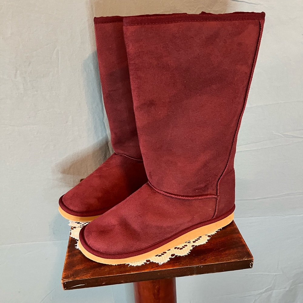 Womens size 10 Maroon Boots